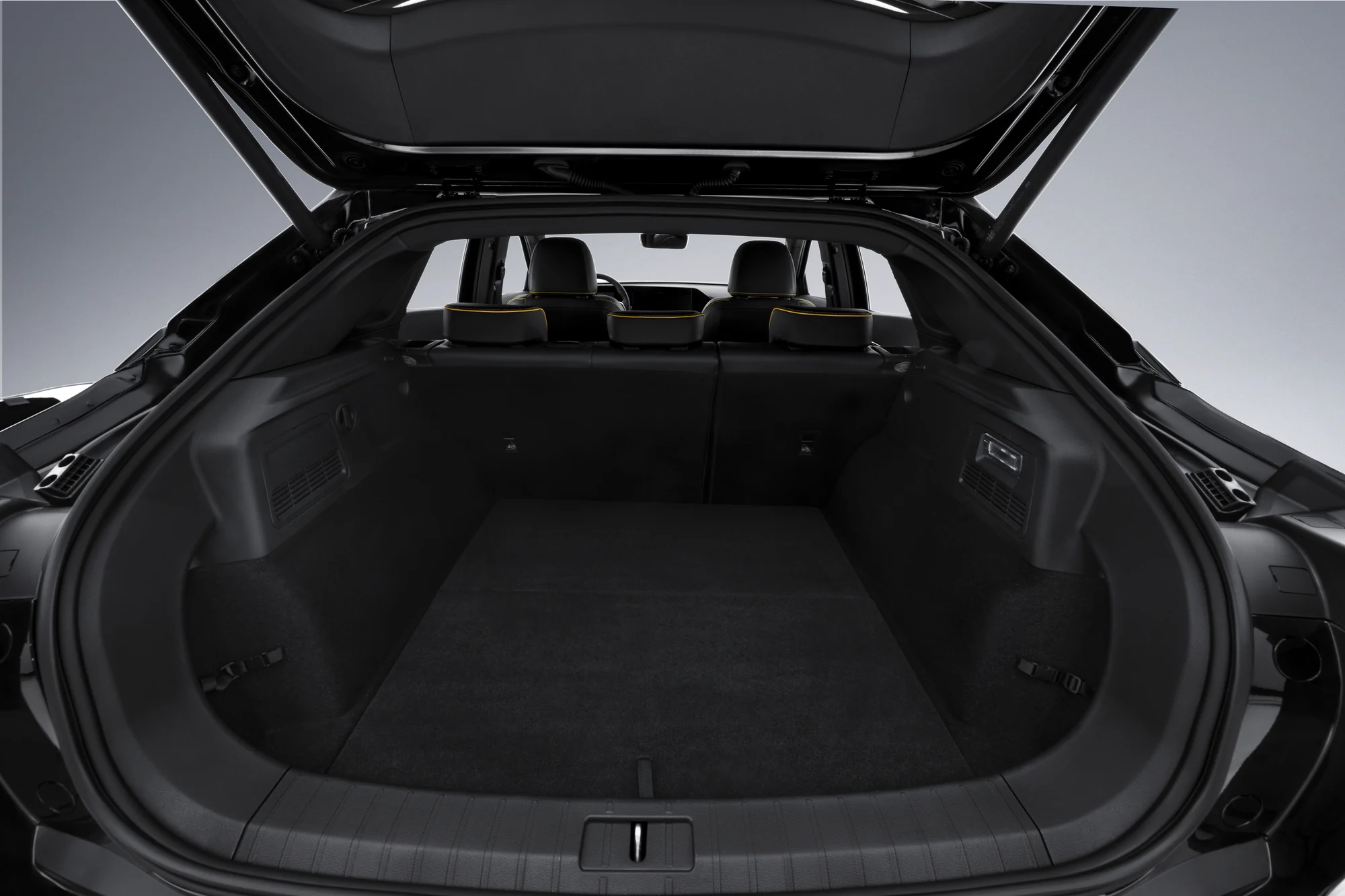 Open boot of the ABADAL NOVO with the power tailgate raised